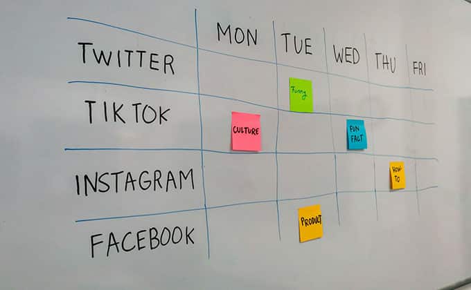 Weekly planner for social media platform